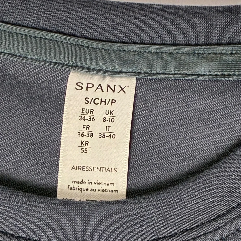 Spanx AirEssentials Cropped Tee Small – Smoke Gray - Picture 7 of 7